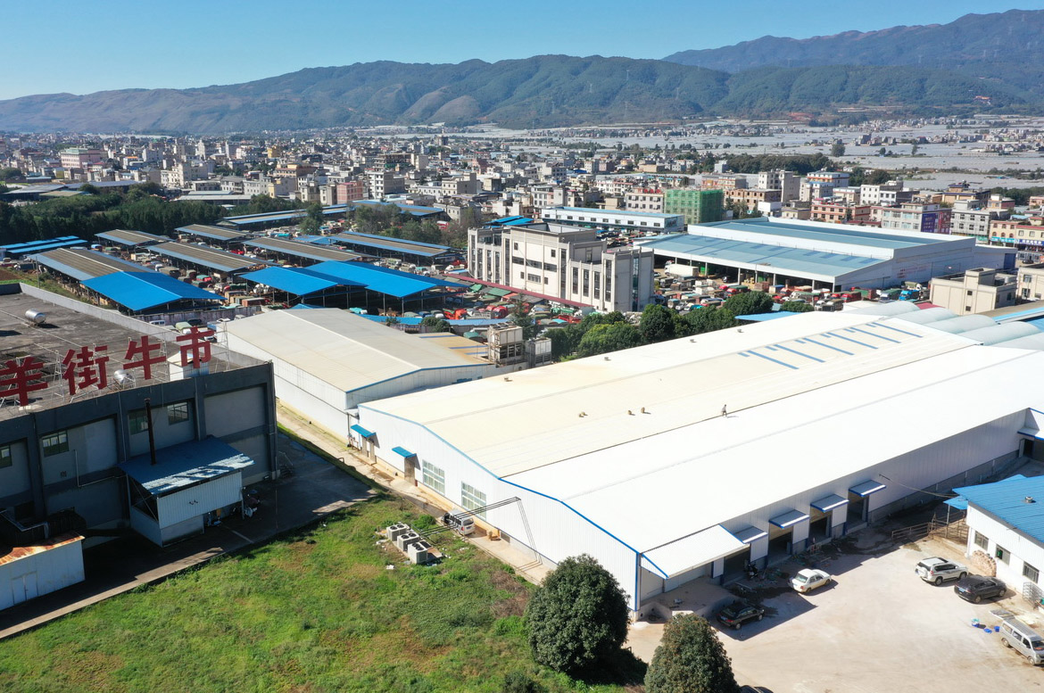 我们将牛市、屠宰加工、冷链配送和零售系统整合到一起，为供应链各方提供一体化服务。